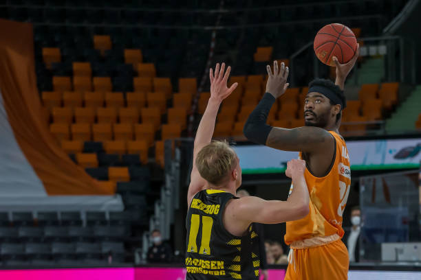 利奠定了基 利奠定了基