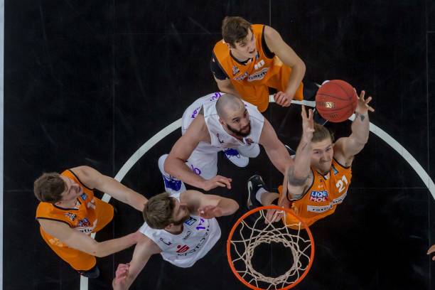 他凭借高速 他凭借高速