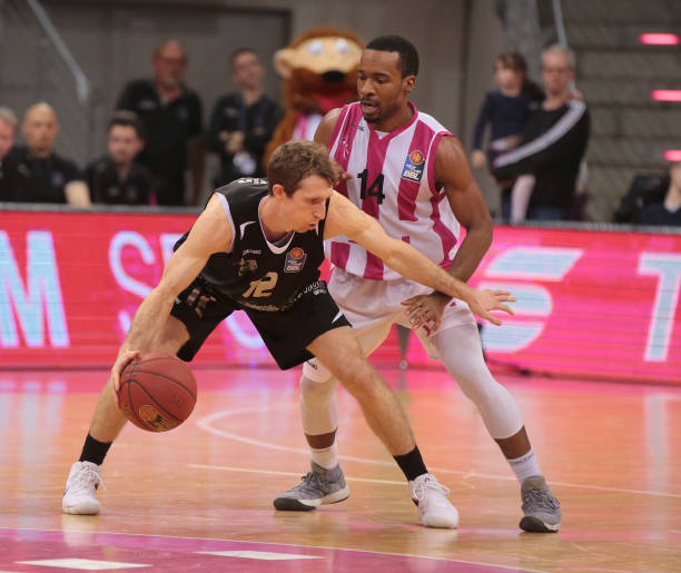 字中比较 字中比较